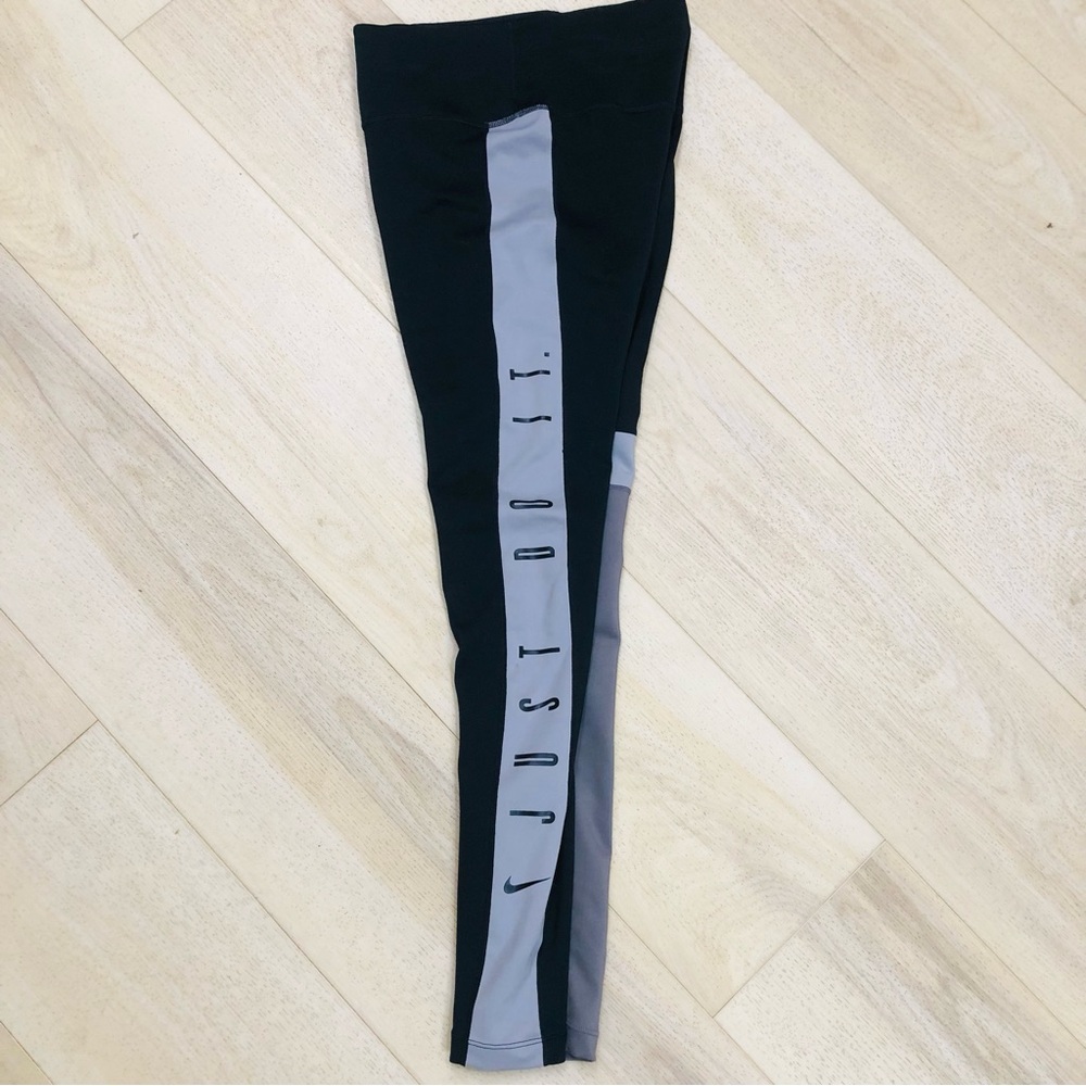 Nike Women’s Black & Gray 'Just Do It' Athletic Leggings